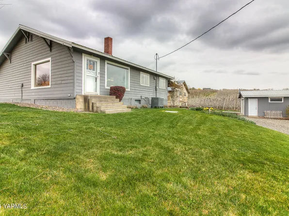 1651 E Parker Heights Rd, Wapato, WA 98951