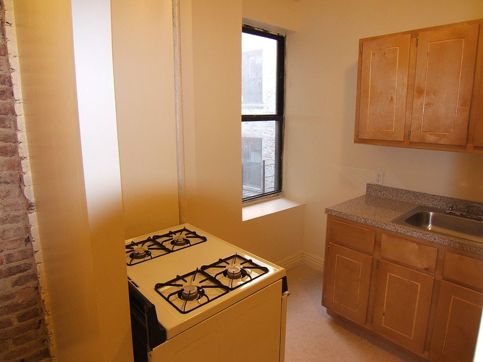 2nd image of 868 Faile St APT 2