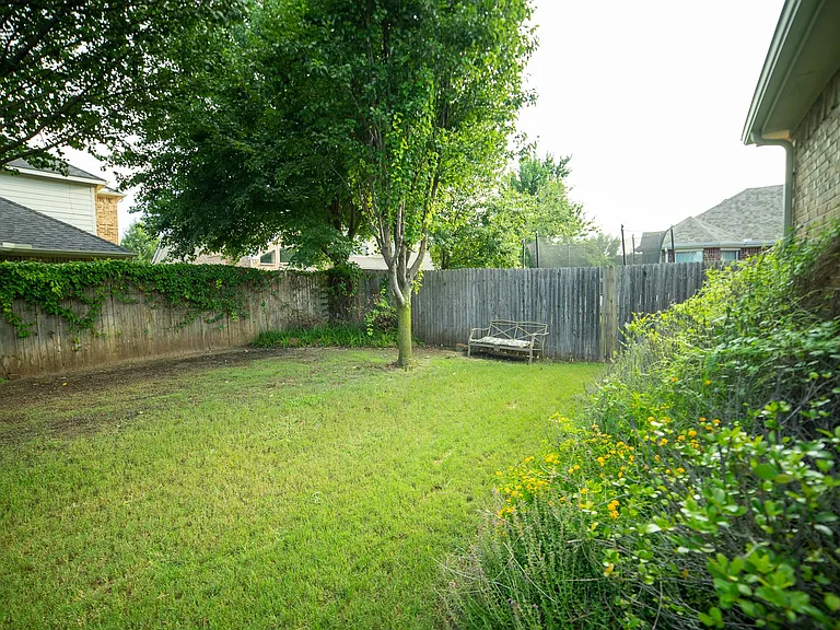 15105 Regal Oak Ln — Photo 18
