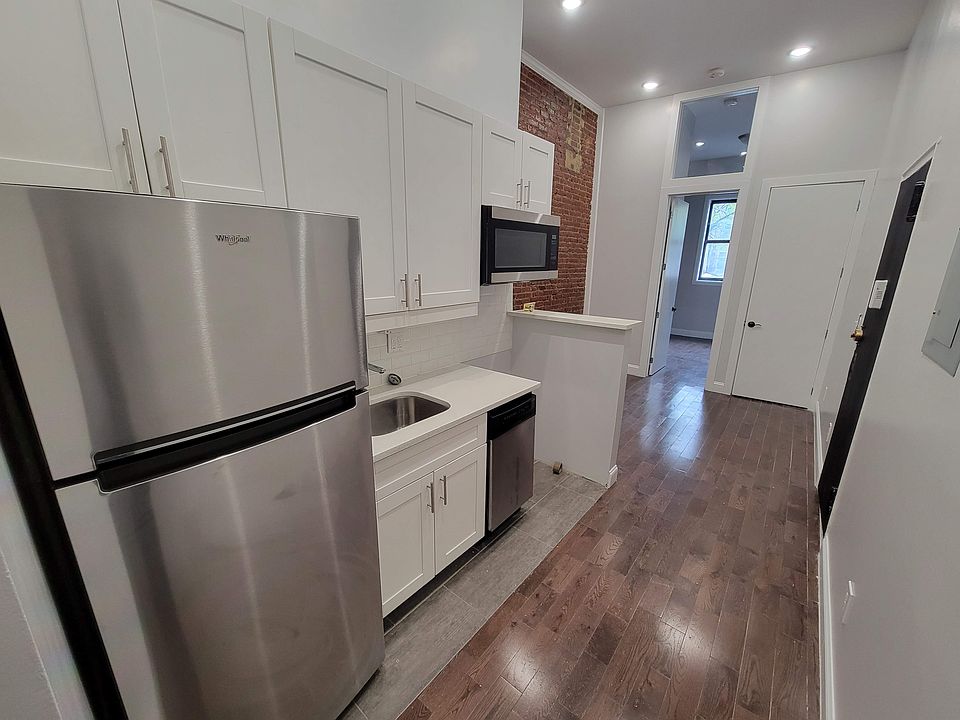 1st image of 1885 Amsterdam Ave APT 1A
