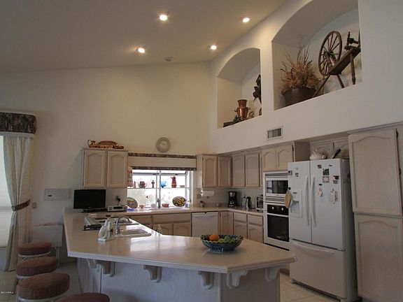 5th image of 10604 E Halley Dr