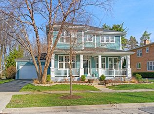 522 Superior St, Vernon Hills, IL 60061