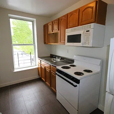 Rented by Space Link Realty | media 1