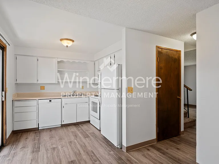 2702 E 31st Ave — Photo 40