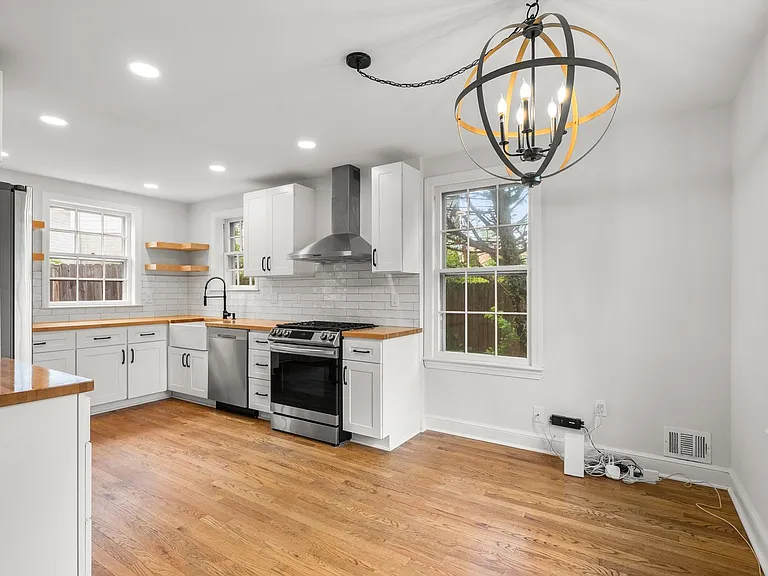 2200 Windham Ln — Photo 13