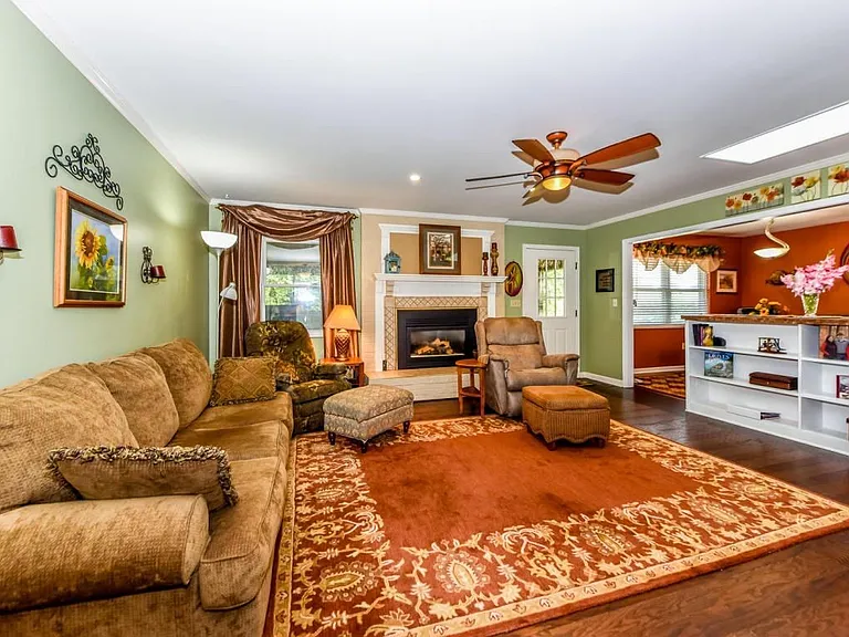 1313 Carowinds Cir — Photo 5