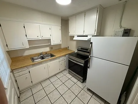 107 Sharyn Ln — Photo 5