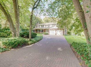 3526 Blackhawk Dr, Madison, WI 53705