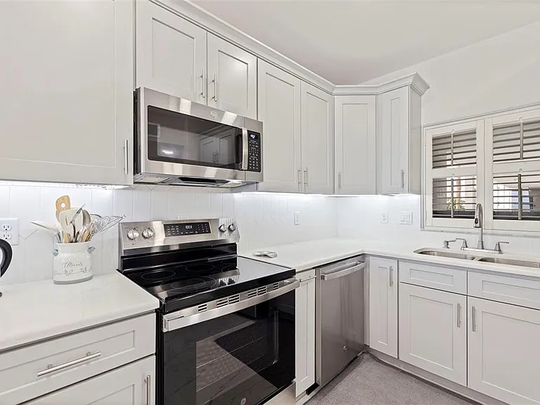 4950 Gulf Blvd #404 — Photo 13