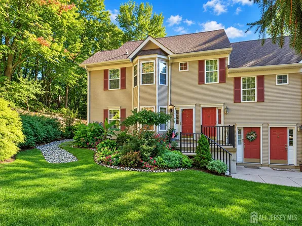 203 Cypress Ln, East Brunswick, NJ 08816