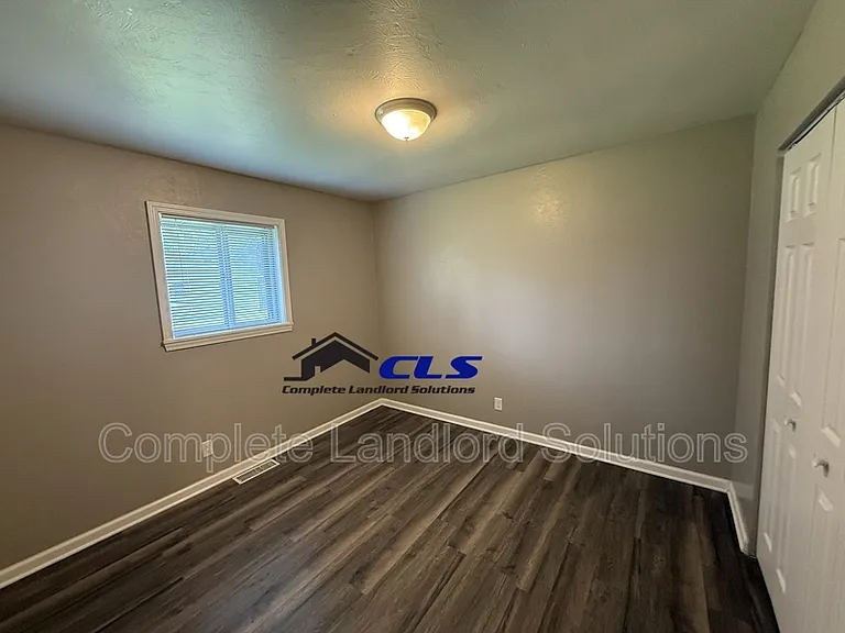 2906 E Haythorne Ave — Photo 10
