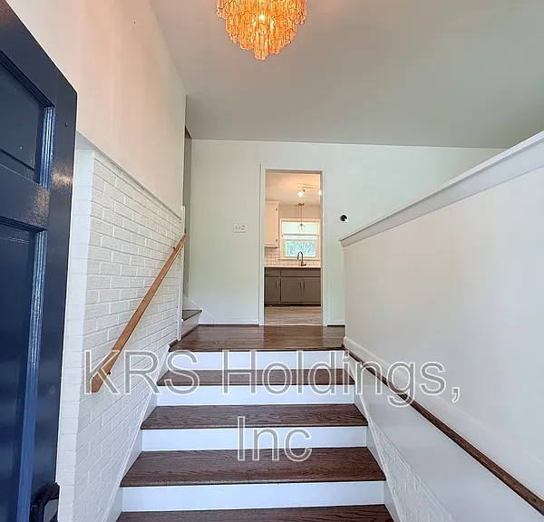 1512 Basewood Dr — Photo 3