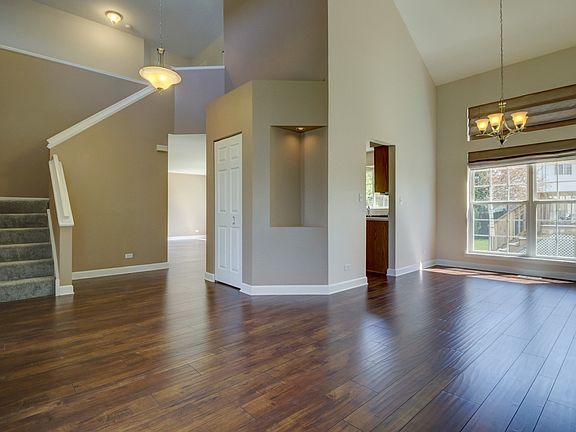 3rd image of 4610 Rolling Hills Dr