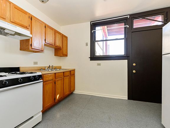 5th image of 8001 S La Salle St