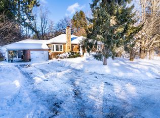 3 Fallsview Rd, Hamilton, ON L9H5J7