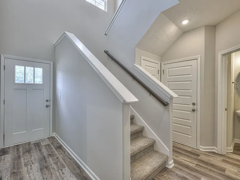113 Creek Wood Rd — Photo 5