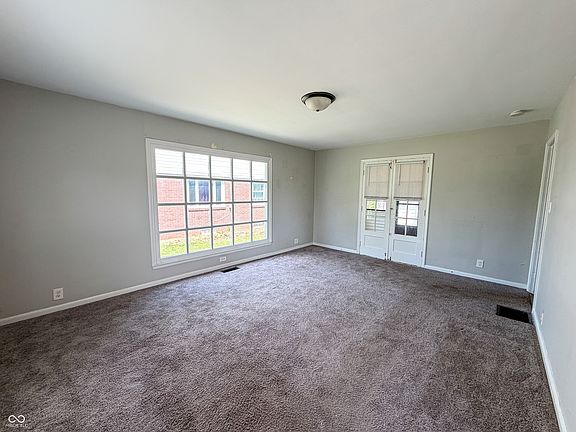 3rd image of 3737 N Chester Ave
