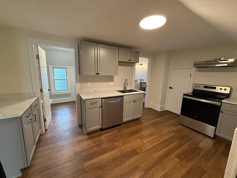 107 Van Dam St #2 — Photo 4
