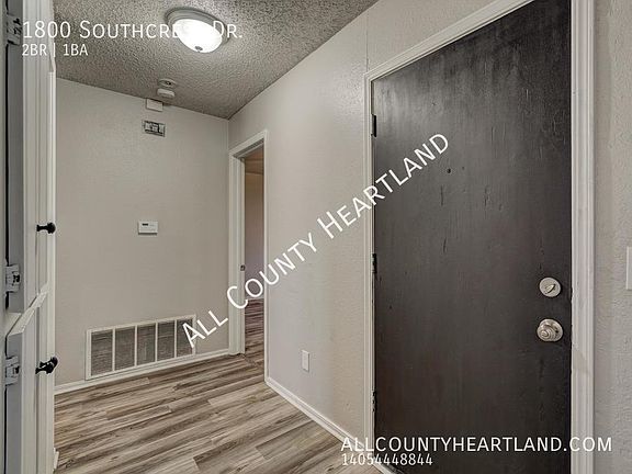 2nd image of 1800 Southcrest Dr