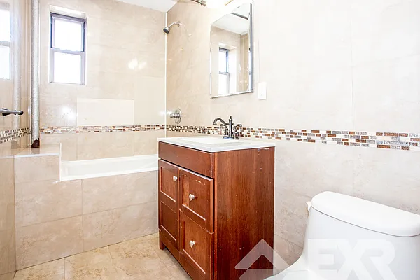 Rented by EXR | media 12