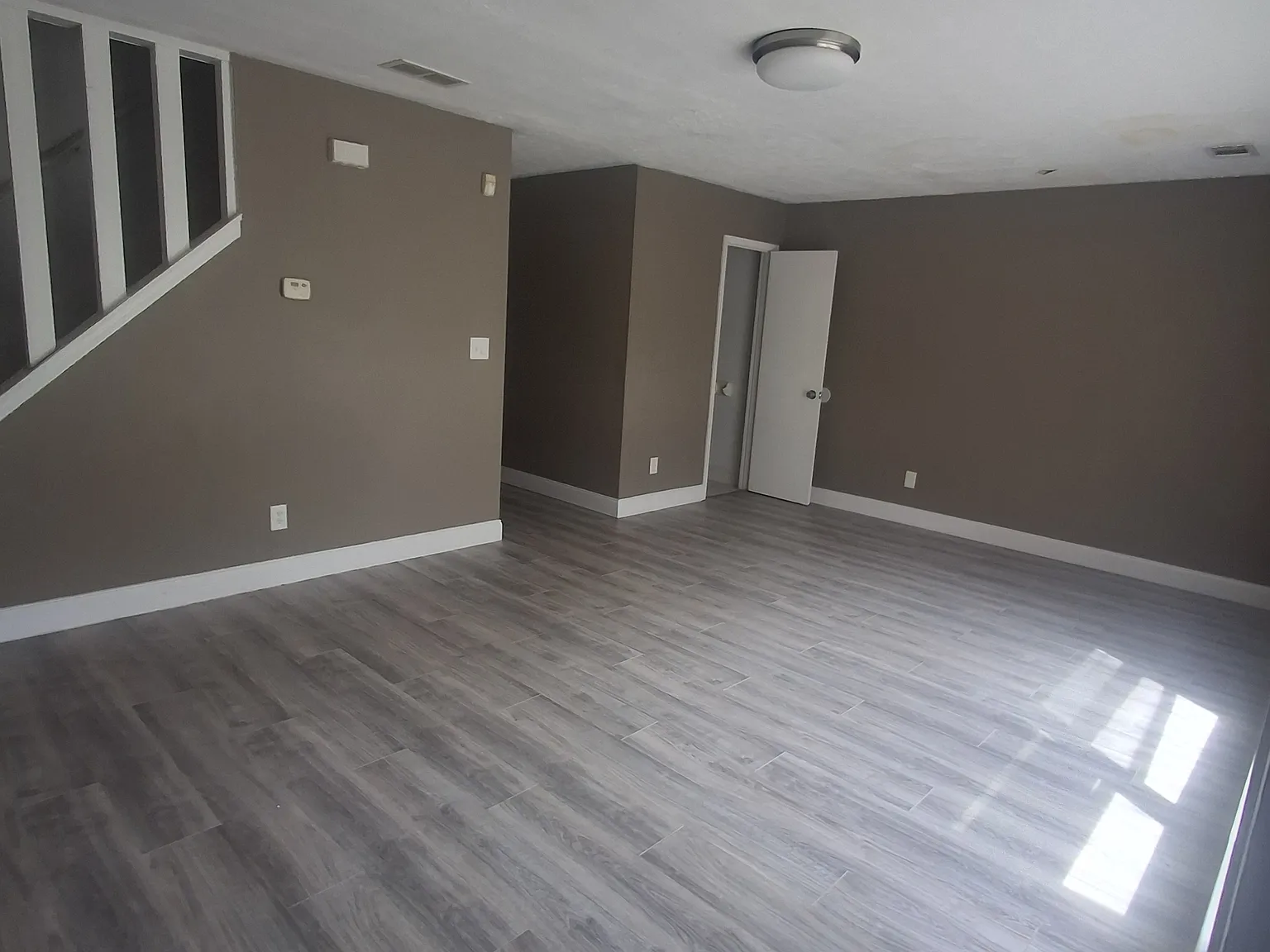3 bed, 2.5 bath, 1568 sqft, $1,715 — Photo 3