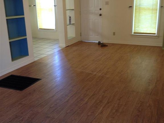 2nd image of 1529 E Lyndale Ave