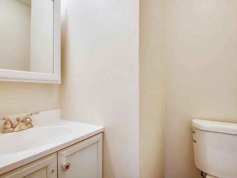 128 Greenmeadow Dr — Photo 9