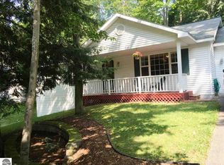 19060 Ridge View Ln, Lake Ann, MI 49650