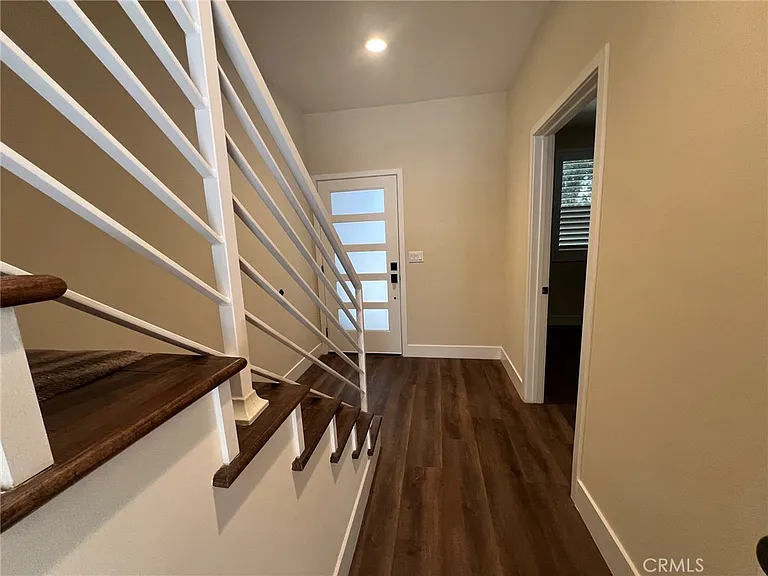 13804 Cordary Ave — Photo 5