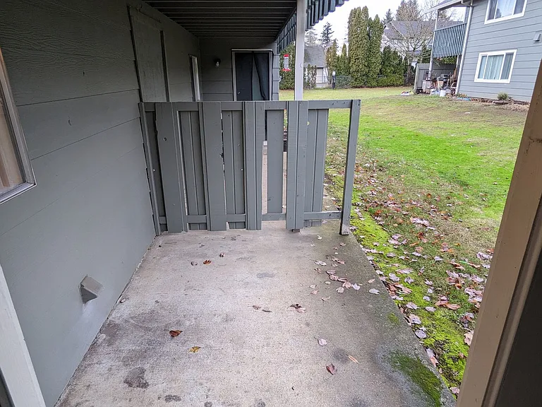 Royal Crest Townhomes — Photo 104
