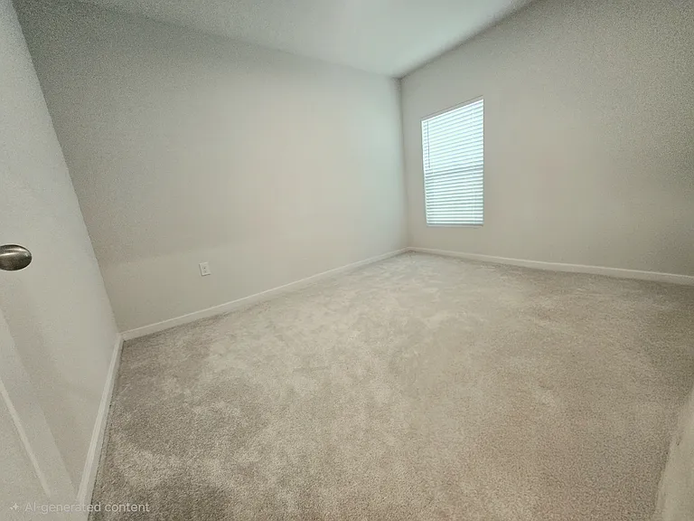 1121 Lexington Ln — Photo 6