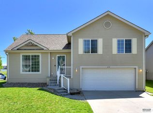 6107 S 190th Ter, Omaha, NE 68135