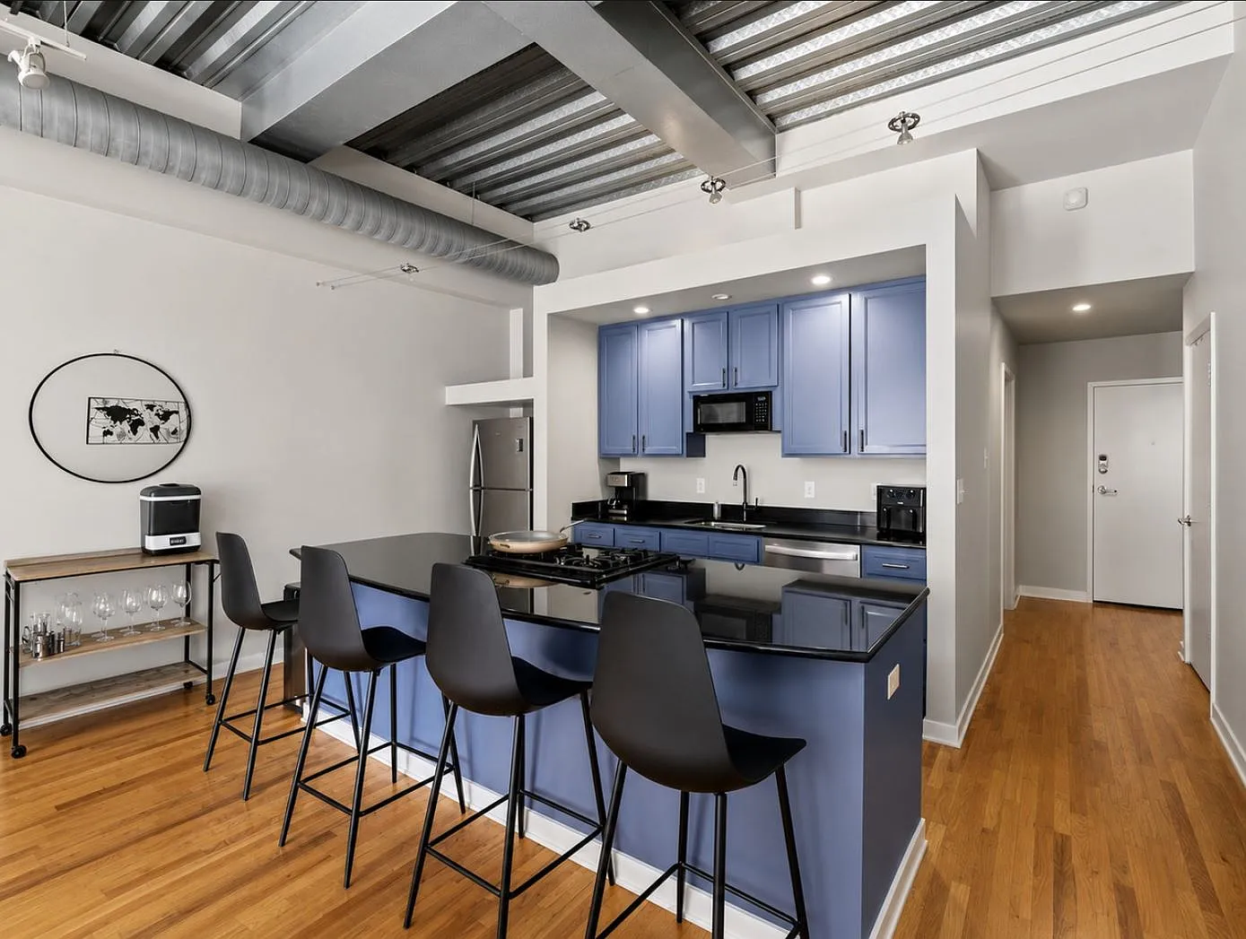 2 bed, 1050 sqft, $3,000 — Photo 3
