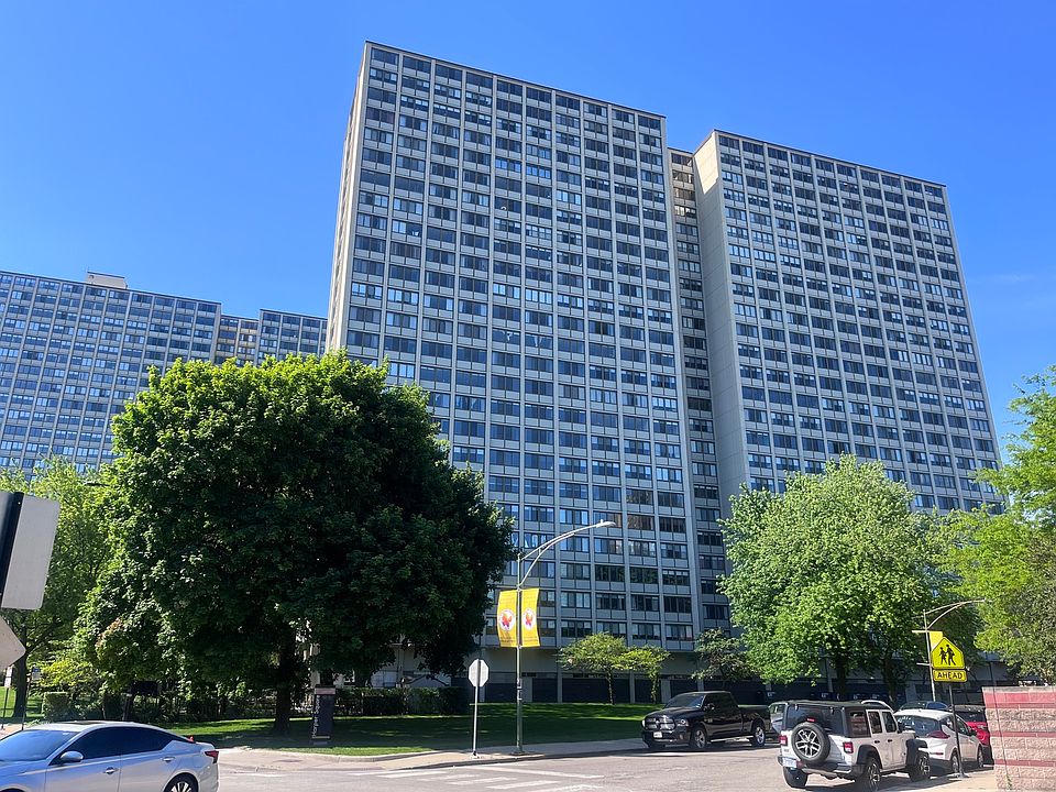 1st image of 4800 S Lake Park Ave #706A