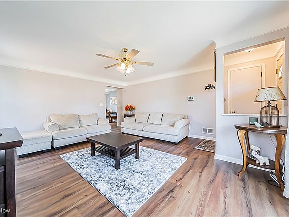 3rd image of 11575 Blossom Ave