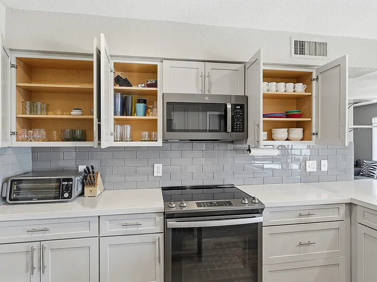 932 W Julie Dr — Photo 12