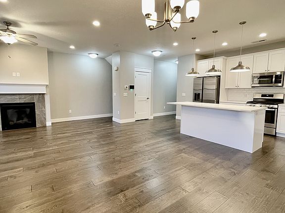 5th image of 10586 S Sandy Sage Way 1914 E #9400-354