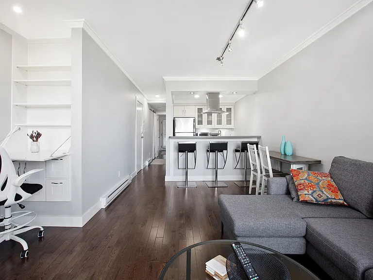 3546 Point Grey Rd #B — Photo 5