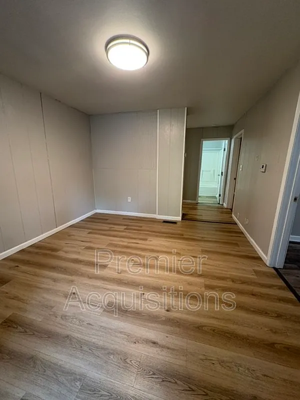 2 bed, 1.0 bath, $1,200 — Photo 3