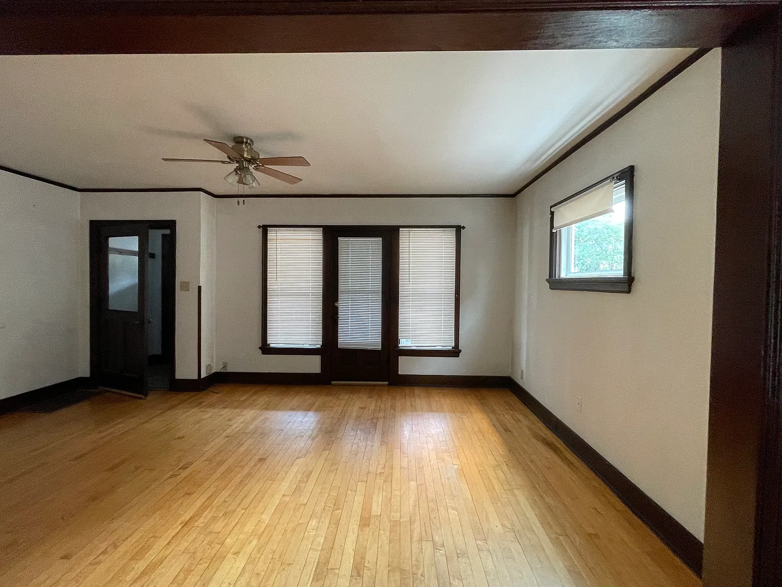 2 bed, 970 sqft, $2,150 — Photo 2