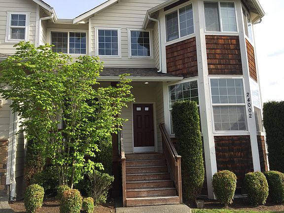 2nd image of 5006 Lake Crest Cir