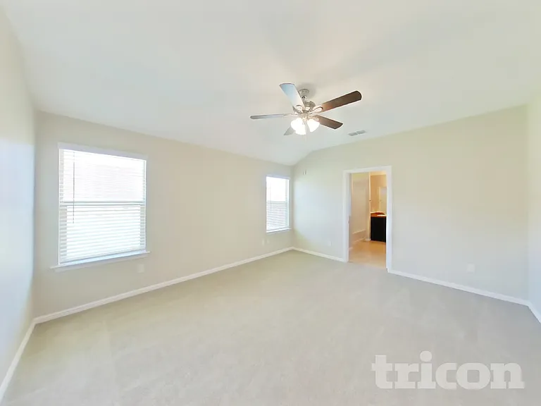 10020 Poinsett Way — Photo 12
