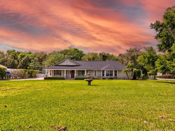 9057 Silver Lake Dr, Leesburg, FL 34788