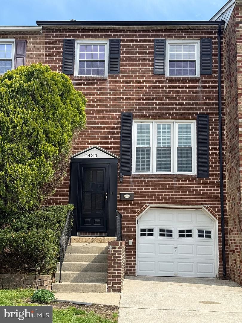 1430 S Collins Ct