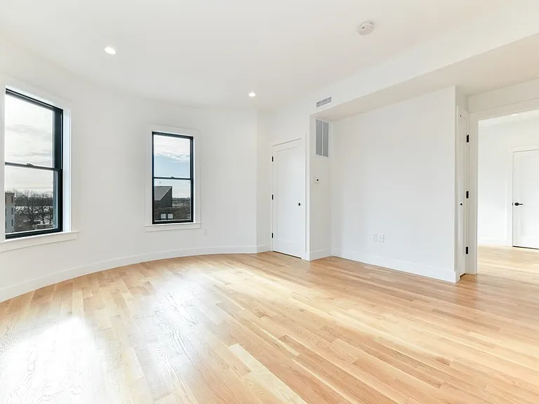 103 Old Harbor St #201 — Photo 6