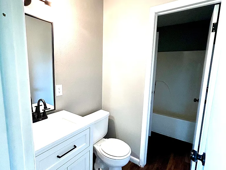 850 N Lola Ln — Photo 9