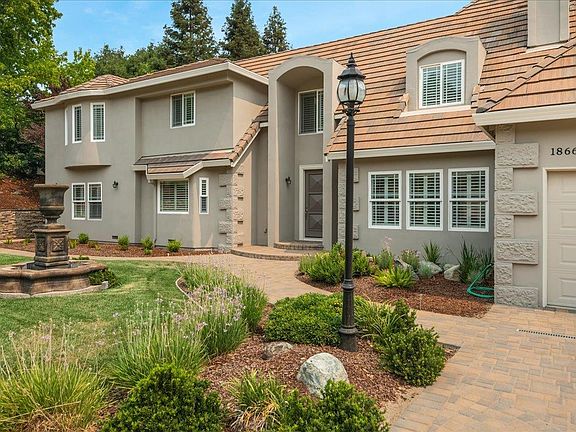 3rd image of 18660 Castle Lake Dr