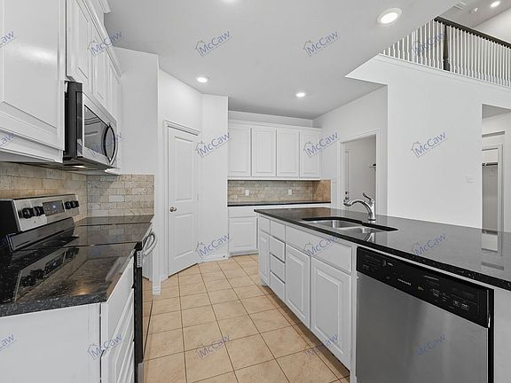 3rd image of 1124 Salem Dr