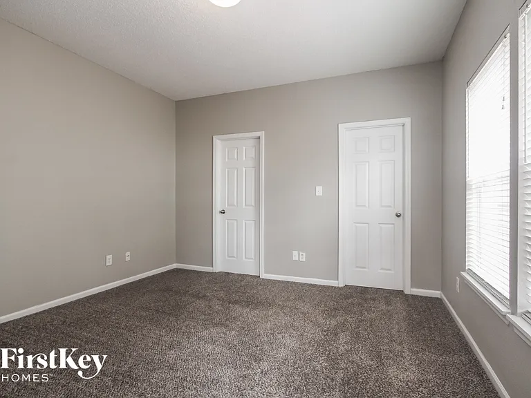 8119 Corktree Dr — Photo 8