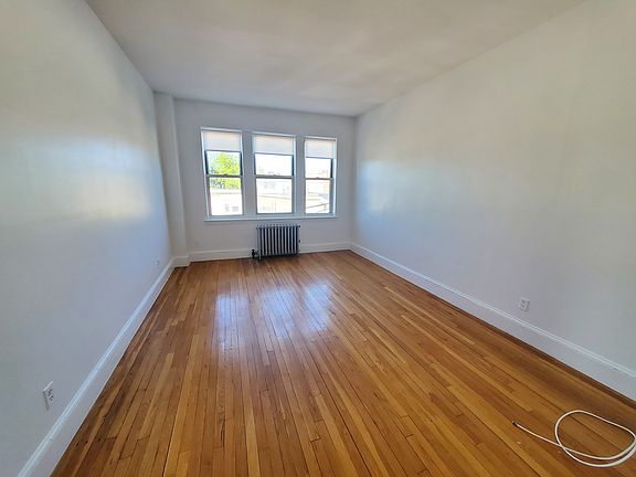2nd image of 20 Colborne Rd #23